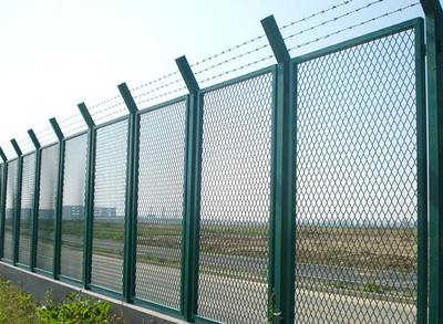 公路护栏网 守护出行安全的无形屏障